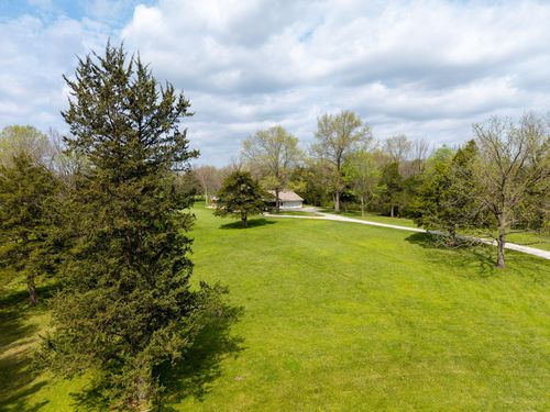 801 S Johnmeyer Ln, Columbia, MO, 65203-9232 | Card Image