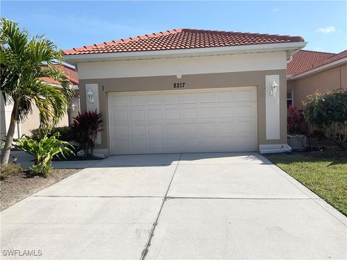 93-8217 Sanctuary Dr, NAPLES, FL, 34104-6198 | Card Image