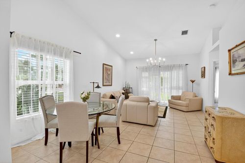 8624 Logia Cir, Boynton Beach, FL, 33472-7112 | Card Image