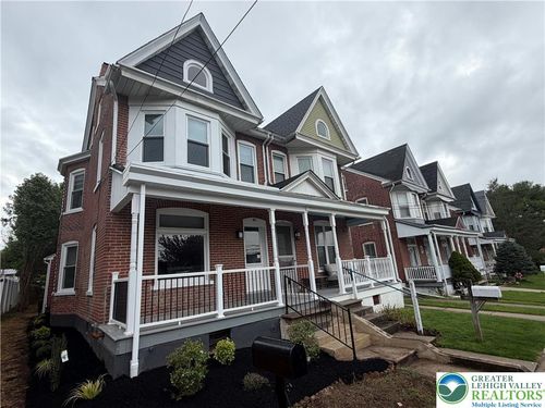 40 Locust St, Macungie, PA, 18062-1106 | Card Image