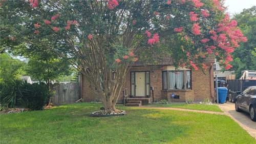 332 Crisfield Road, Virginia Beach, VA, 23452 | Card Image