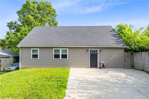 327 Forest St, Fairborn, OH, 45324-3203 | Card Image