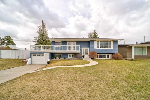 762 Lebel St, Pincher Creek, AB, T0K1W0 | Card Image