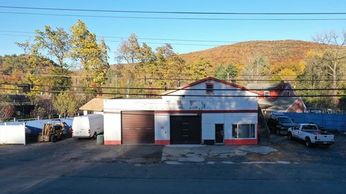 173 Westfield Rd, Russell, MA, 01071-9502 | Card Image