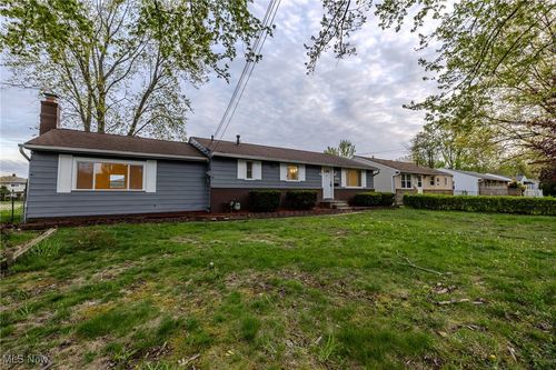 34690 Beach Park Ave, Eastlake, OH, 44095-2438 | Card Image