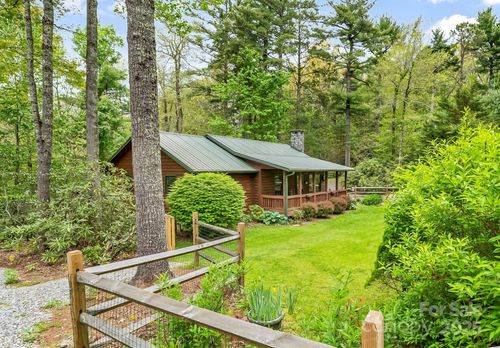 6562 Gingercake Rd, Newland, NC, 28657-7369 | Card Image