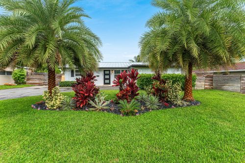 711 Laurel Dr, Lake Park, FL, 33403-2120 | Card Image