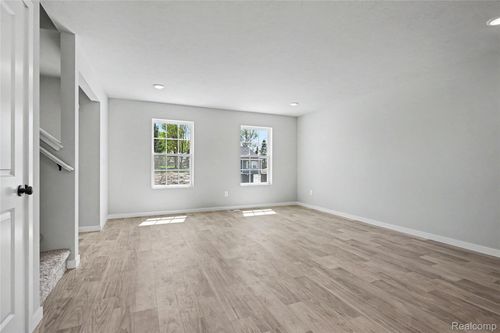 731 Woodvalley Ct, Corunna, MI, 48817-2211 | Card Image