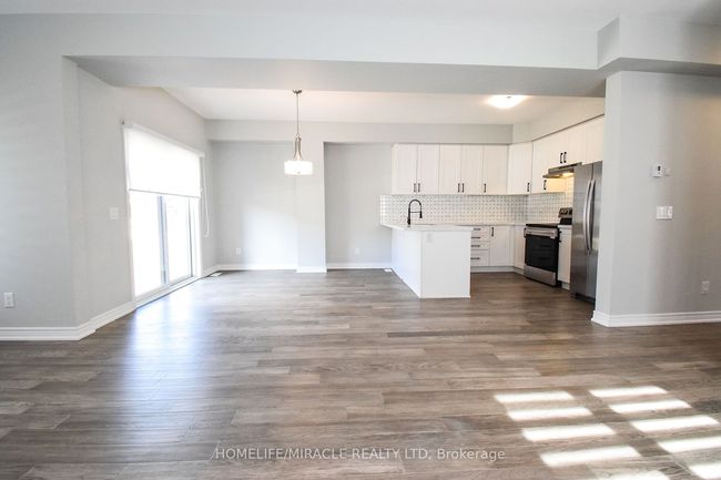25 Barker Pky, House other with 3 bedrooms, 3 bathrooms and 2 parking in Thorold ON | Image 8