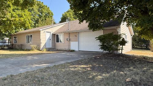 113 Livingston St, Mount Pleasant, MI, 48858-2147 | Card Image