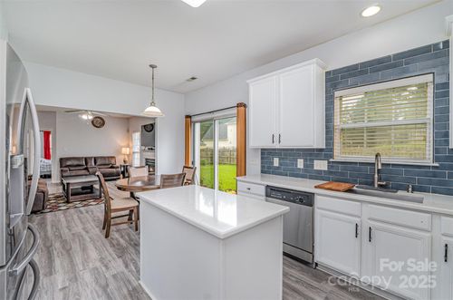 2823 Oakdale Pasture Dr, Charlotte, NC, 28216-5010 | Card Image