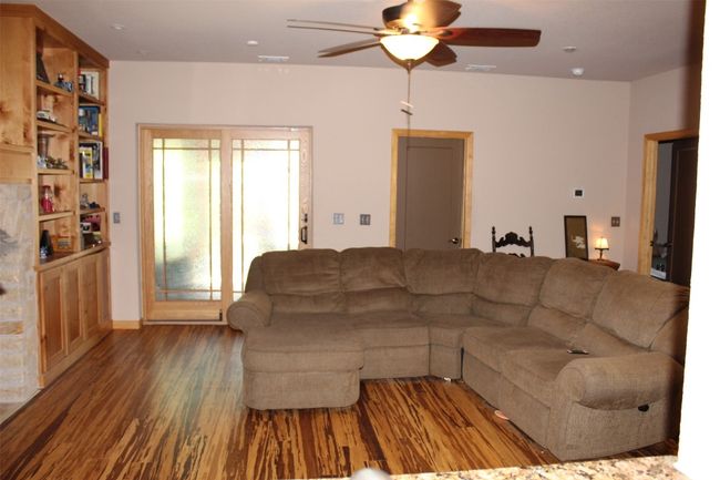 1252 Merlot, House other with 3 bedrooms, 3 bathrooms and 5 parking in New Braunfels TX | Image 6