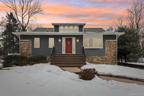 60 Stephens Rd, Tappan, NY, 10983-2309 | Card Image