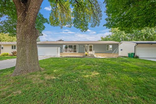 320 Park St, Sherburn, MN, 56171-9685 | Card Image