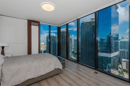 4211-1010 Brickell Ave, Miami, FL, 33131 | Card Image