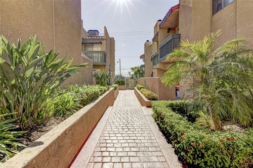 22-10260 Plainview Ave, Tujunga, CA, 91042 | Card Image