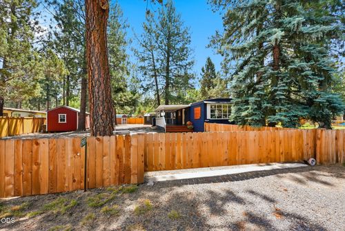 19657 Hiller Dr, Bend, OR, 97702-9028 | Card Image