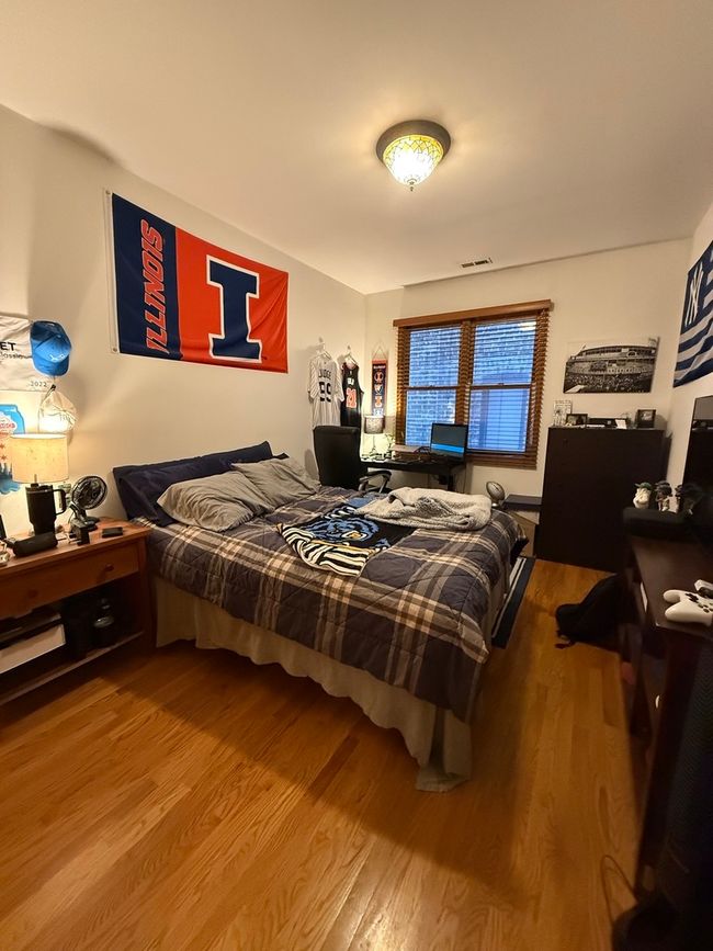 APT-1 - 654 Briar Pl, Condo with 3 bedrooms, 2 bathrooms and 1 parking in CHICAGO IL | Image 12