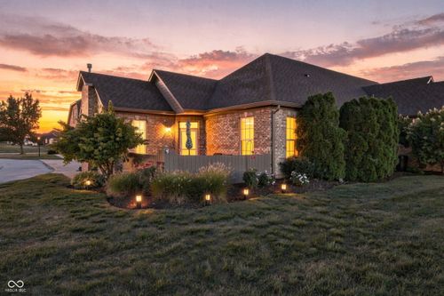 2379 Saddle Dr, Shelbyville, IN, 46176-8434 | Card Image