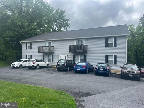 329 S Church St, Woodstock, VA, 22664-1782 | Card Image