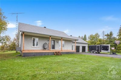 920 County Rd, House other with 2 bedrooms, 2 bathrooms and 8 parking in North Glengarry ON | Image 1