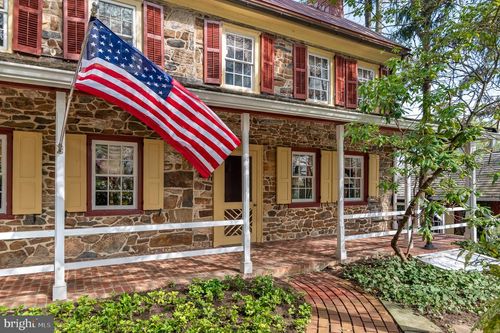 1169 Saint Matthews Rd, CHESTER SPRINGS, PA, 19425-2701 | Card Image