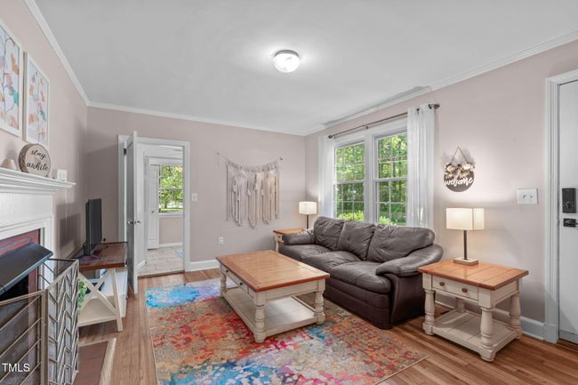 Living Room | Image 7