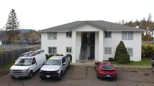 10 Dion Ct, Shady Cove, OR, 97539-3700 | Card Image