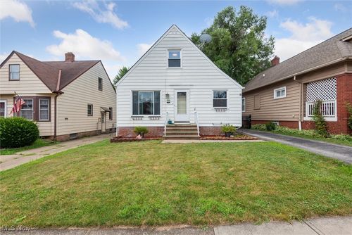4315 Woodway Ave, Parma, OH, 44134-1157 | Card Image