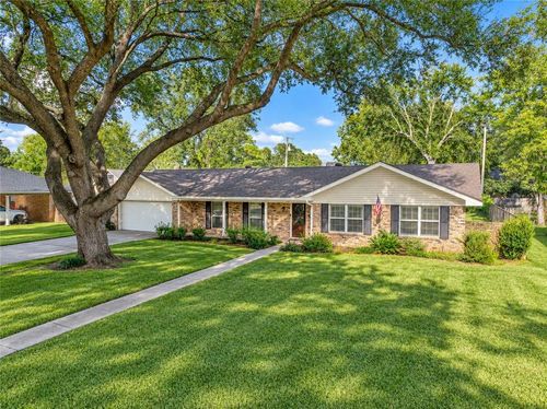 407 Tanglewood Dr, Alexandria, LA, 71303-3352 | Card Image