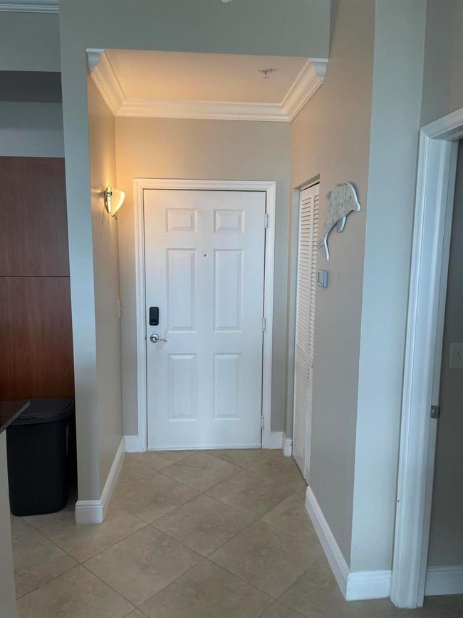 APT-623 - 806 E Windward Way, Condo with 2 bedrooms, 2 bathrooms and null parking in Lantana FL | Image 9