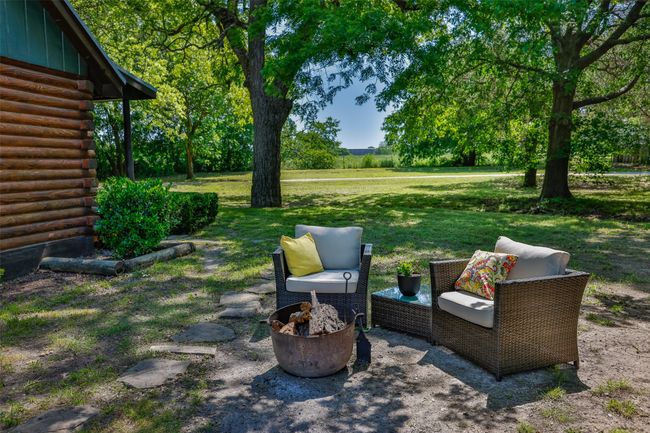 101 Easy St, House other with 4 bedrooms, 2 bathrooms and null parking in Valley View TX | Image 25