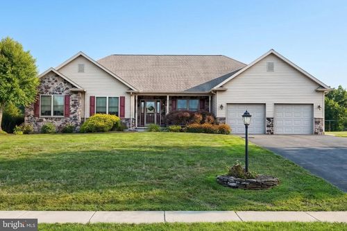 7284 Landon Dr, Thomasville, PA, 17364-8400 | Card Image