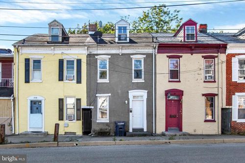 376 E Philadelphia St, YORK, PA, 17403-1575 | Card Image