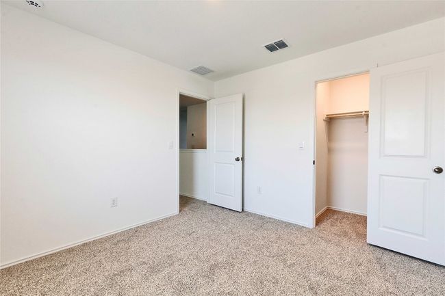 12305 Bulldogger Bnd, House other with 4 bedrooms, 3 bathrooms and 4 parking in Mustang Ridge TX | Image 20