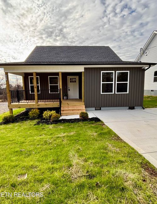 1029 Claude Rd, Knoxville, TN, 37914-5624 | Card Image