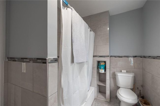 Bathroom | Image 18