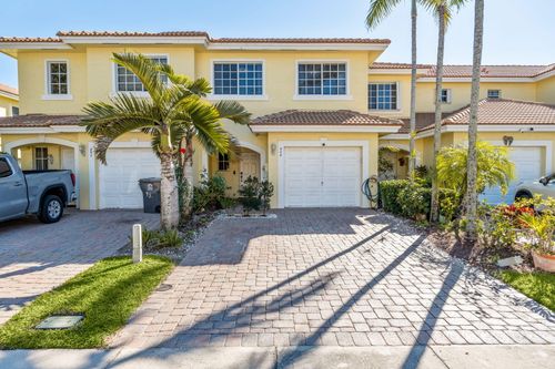 948 Imperial Lake Rd, West Palm Beach, FL, 33413-1074 | Card Image