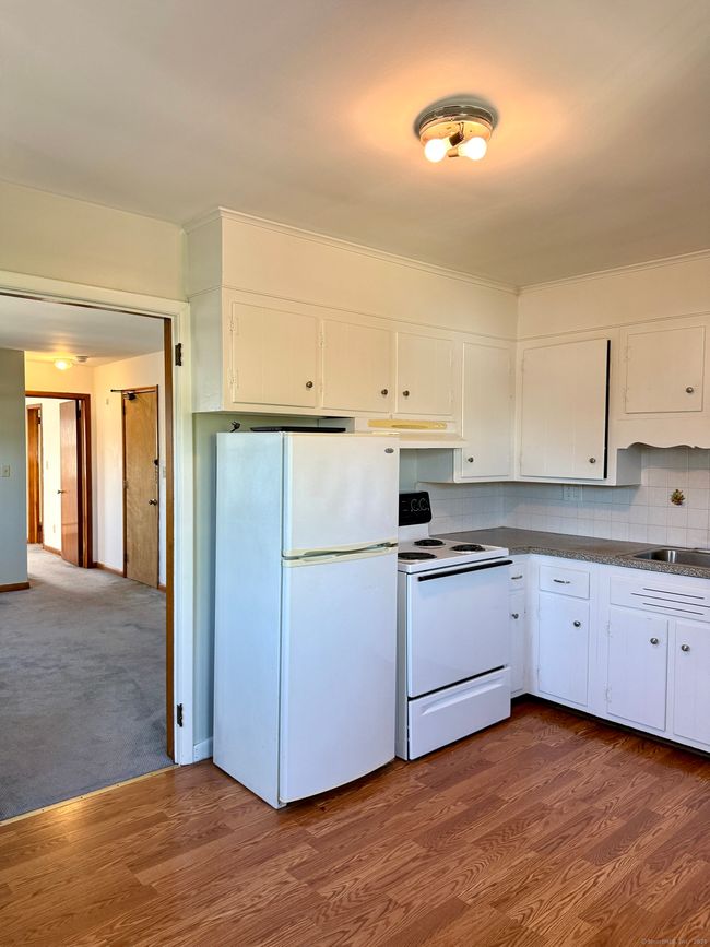 APT-2 - 10 Fairview Ave, Home with 1 bedrooms, 1 bathrooms and 1 parking in Norwalk CT | Image 8