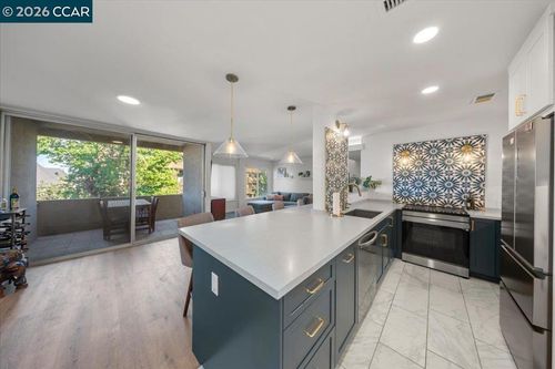 207-330 Vernon St, Oakland, CA, 94610-4130 | Card Image