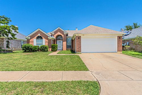 709 Willington Dr, Arlington, TX, 76018-5122 | Card Image