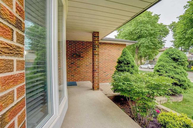 93 Longmeadow Cres, House other with 4 bedrooms, 3 bathrooms and 4 parking in Markham ON | Image 4