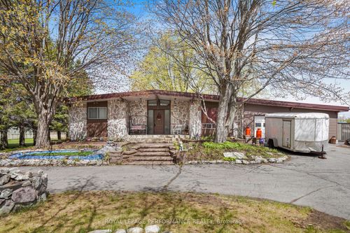 4866 County Rd 17, Alfred, ON, K0B1A0 | Card Image