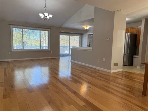 10 Vermont Dr, White River Junction, VT, 05001-9196 | Card Image