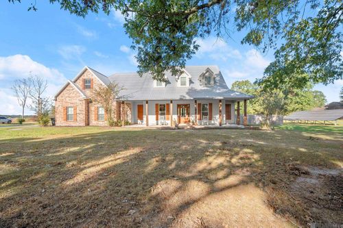 32 Archery Dr, Denham Springs, LA, 70706-3128 | Card Image