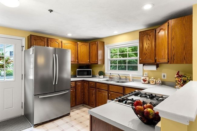 15 Fairview Farm Rd, House other with 4 bedrooms, 2 bathrooms and 6 parking in Haverhill MA | Image 14