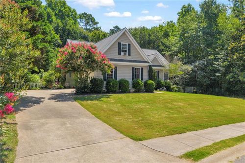 905 Daisy Ln, Athens, GA, 30605-7048 | Card Image