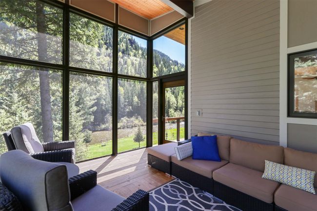 Screened-in Porch | Image 27