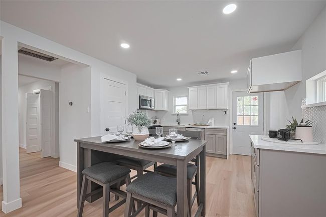 7406 Valeda Dr, House other with 3 bedrooms, 2 bathrooms and null parking in Deer Park TX | Image 5