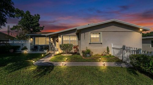 6951 Liberty St, Hollywood, FL, 33024-3716 | Card Image